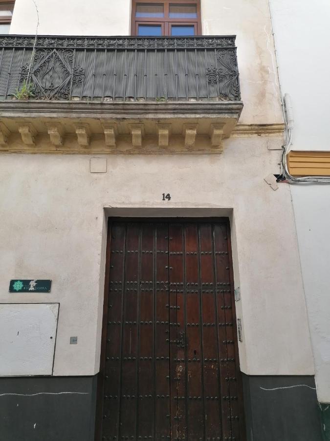 Casita Bustos Tavera *